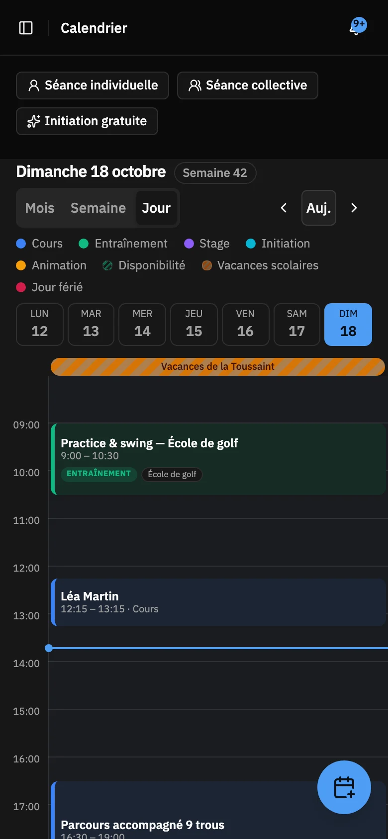 La journée d’un coach dans Parform, sur téléphone : l’entraînement de l’école de golf à 9 h, un cours individuel à 12 h 15, un parcours accompagné à 16 h 30